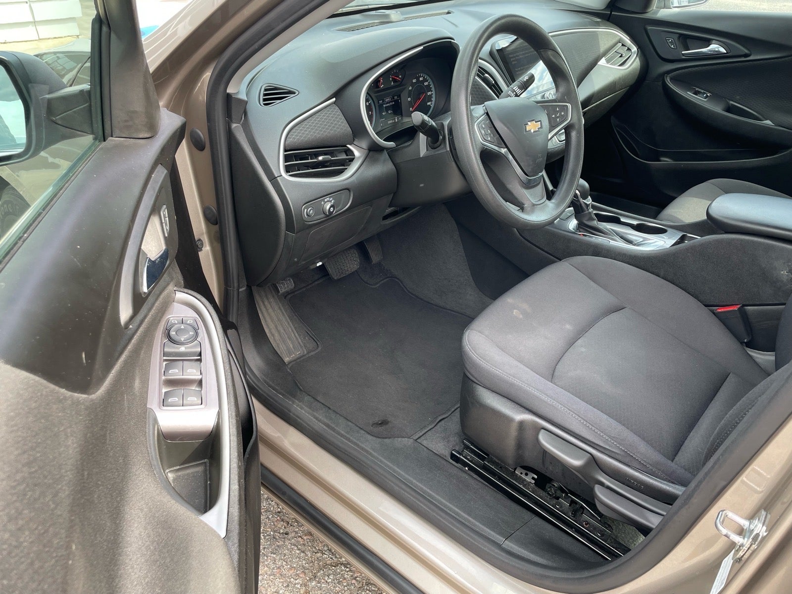 2022 Chevrolet Malibu LS