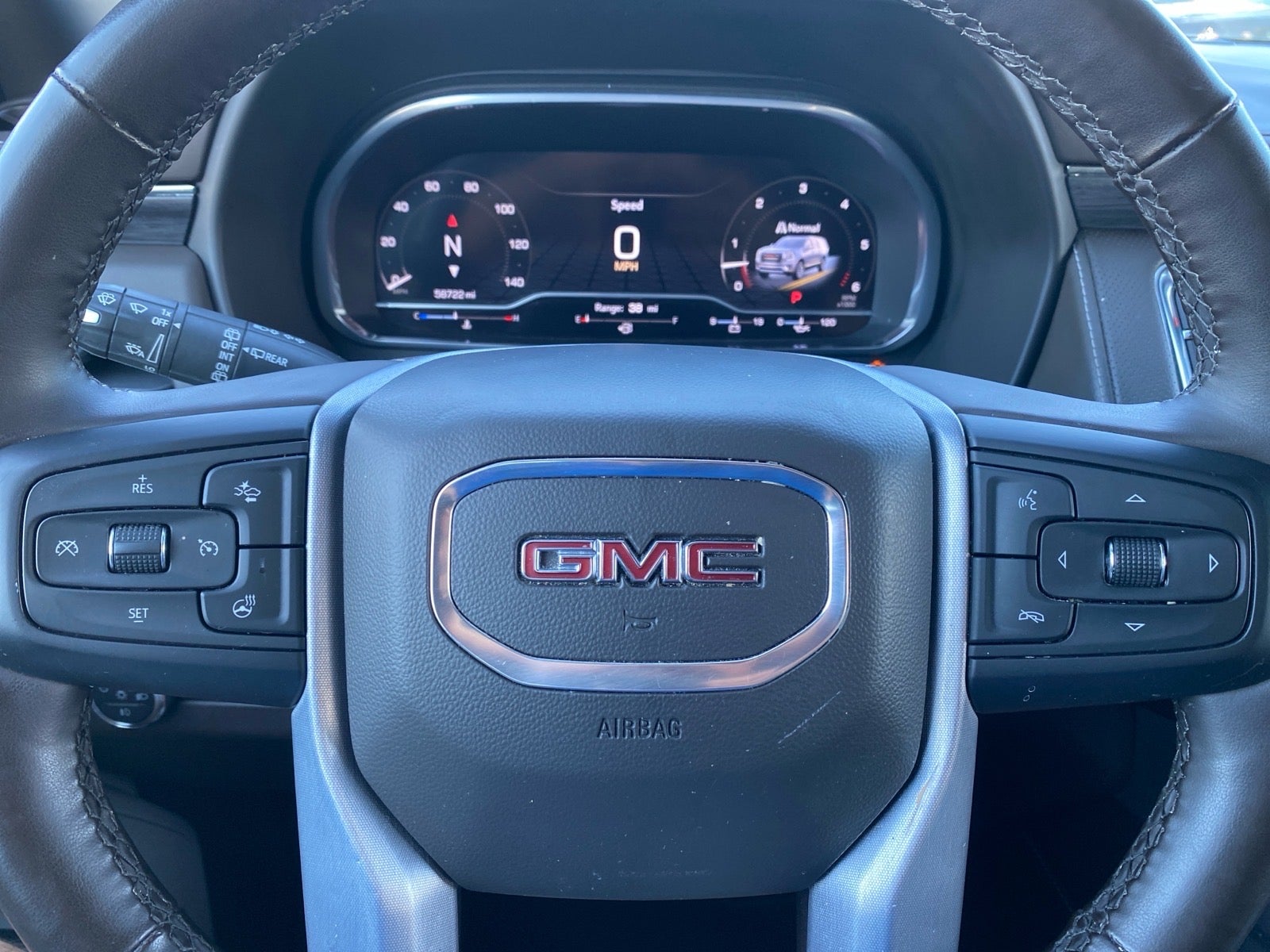 2023 GMC Yukon XL SLT