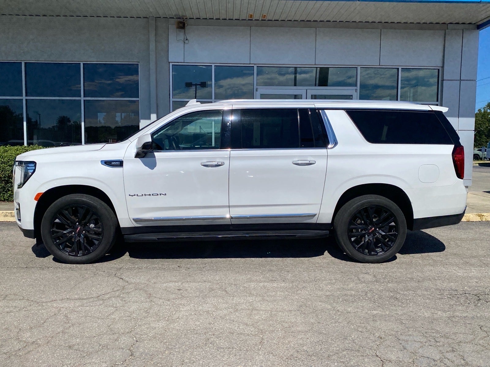 2023 GMC Yukon XL SLT