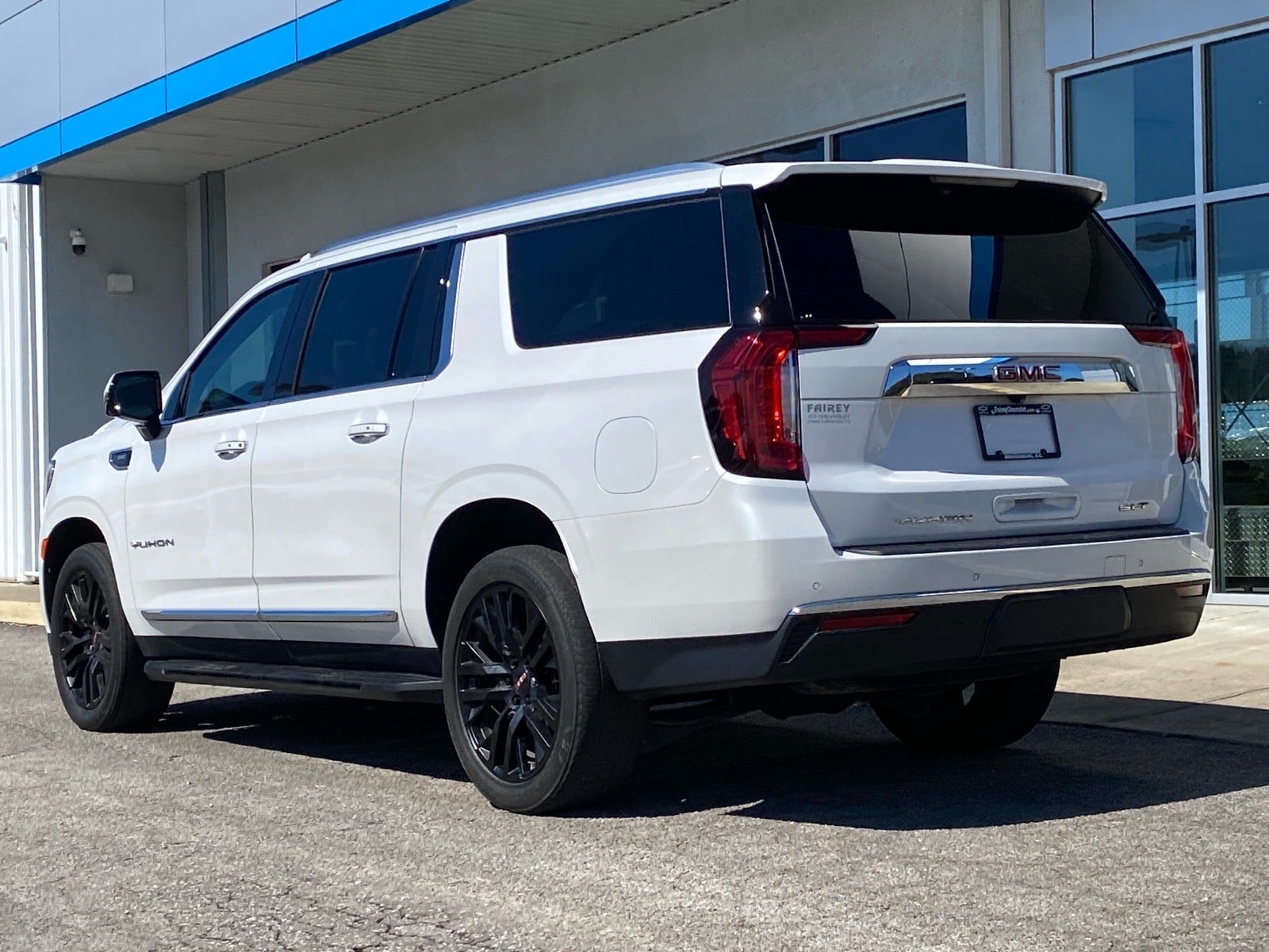 2023 GMC Yukon XL SLT