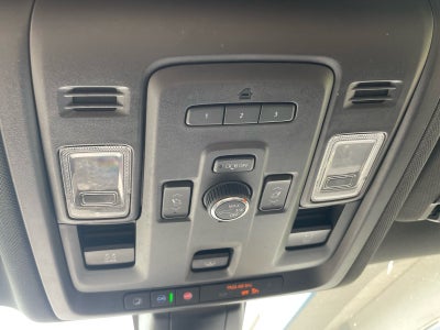 2022 GMC Yukon XL AT4