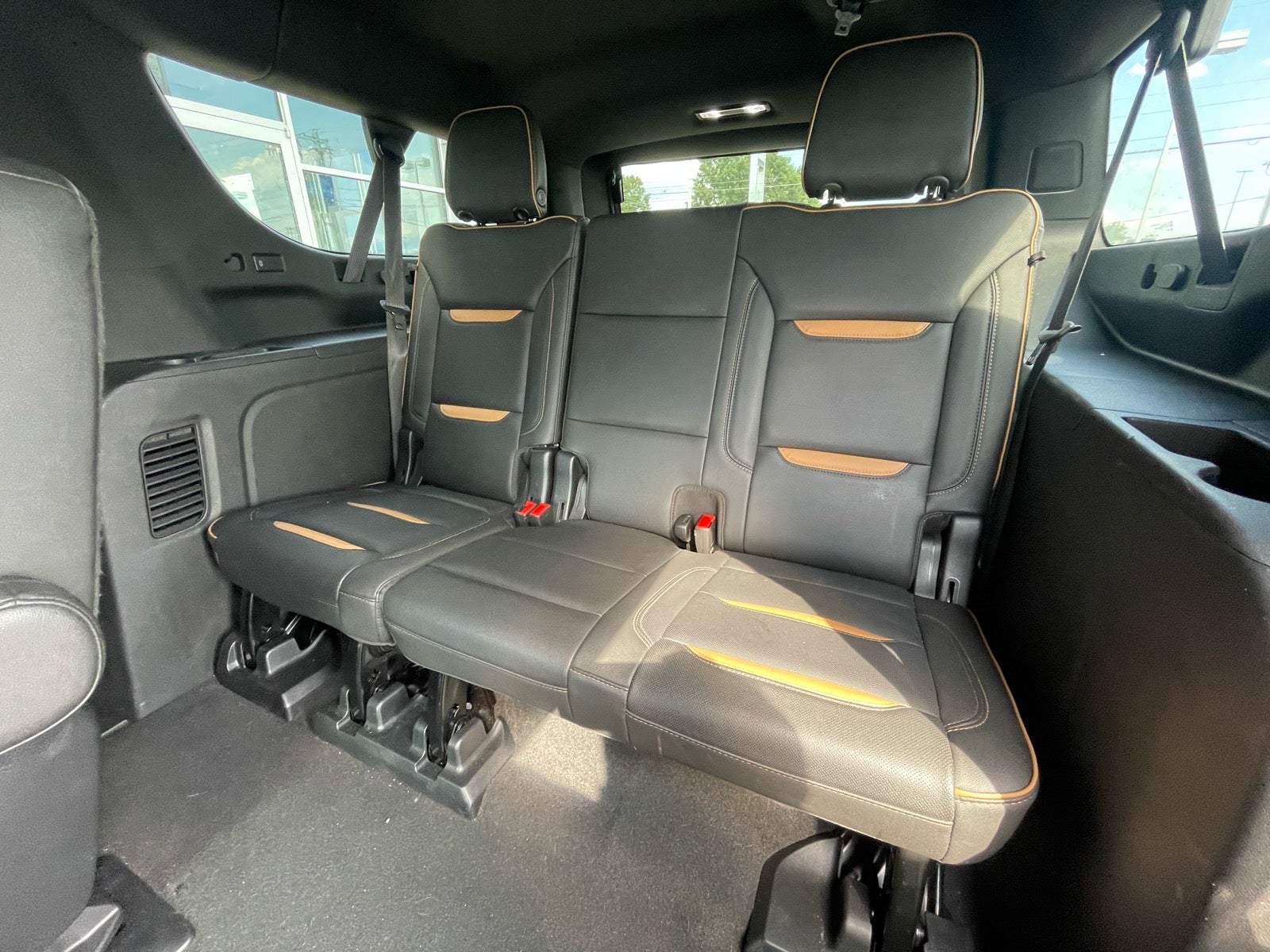 2022 GMC Yukon XL AT4