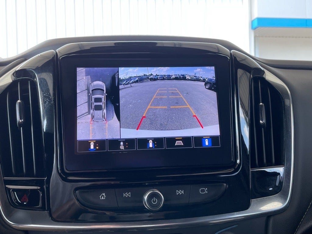 2022 Chevrolet Traverse LT Leather