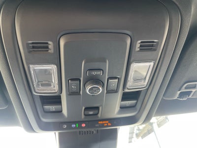 2025 Chevrolet Suburban LT