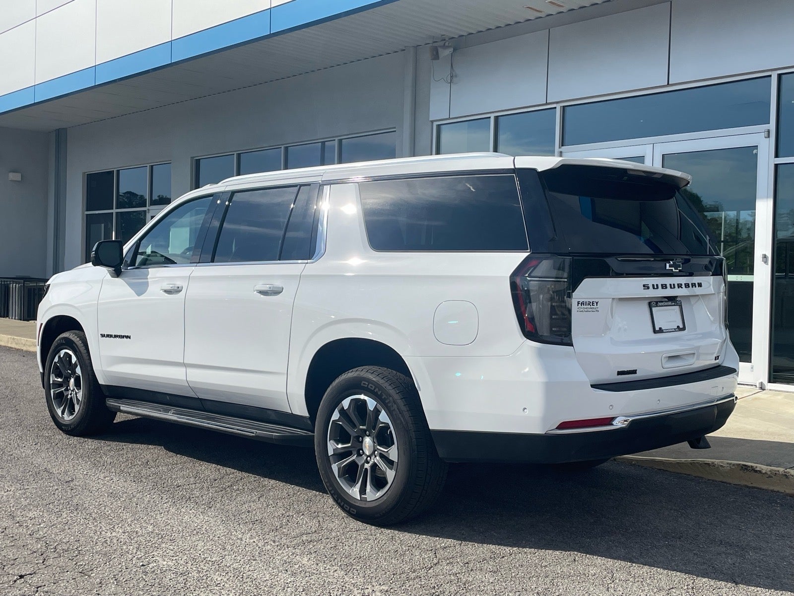 2025 Chevrolet Suburban LT