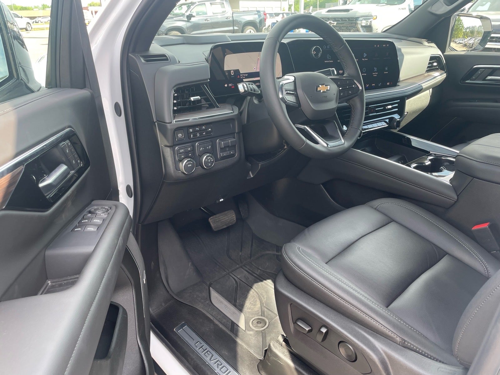 2025 Chevrolet Suburban LT
