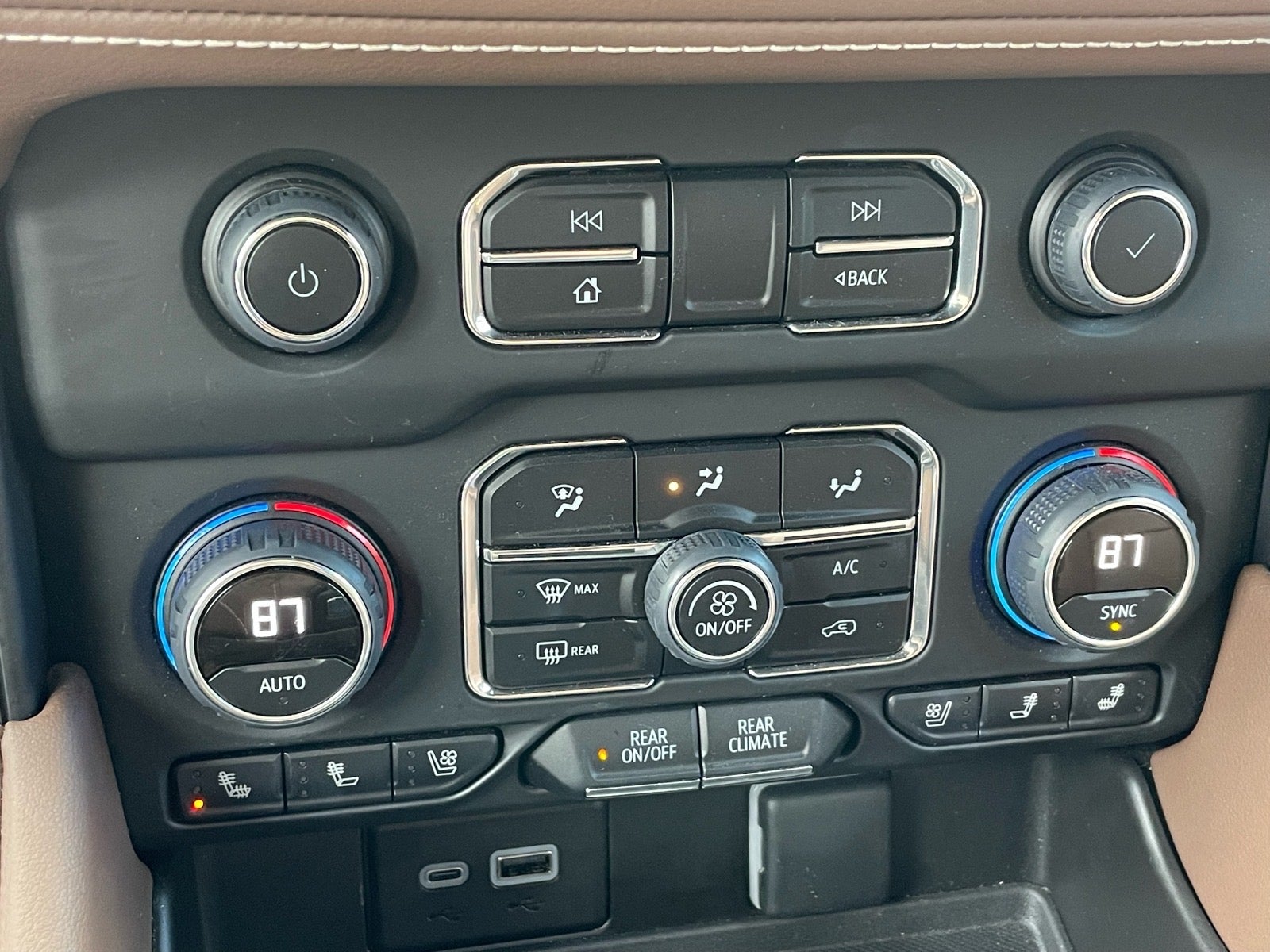 2023 Chevrolet Suburban High Country