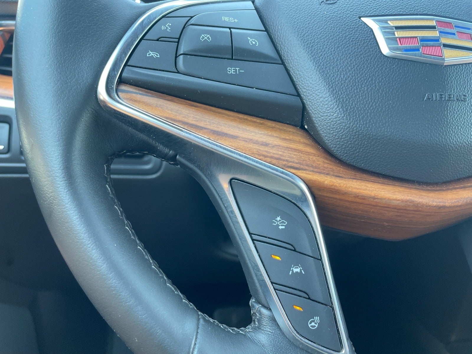 2023 Cadillac XT5 FWD Premium Luxury