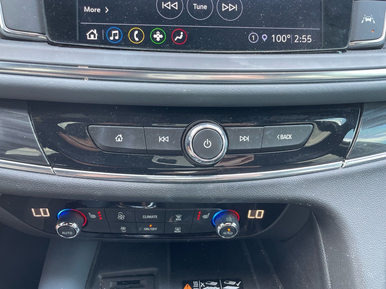 2024 Buick Enclave Essence