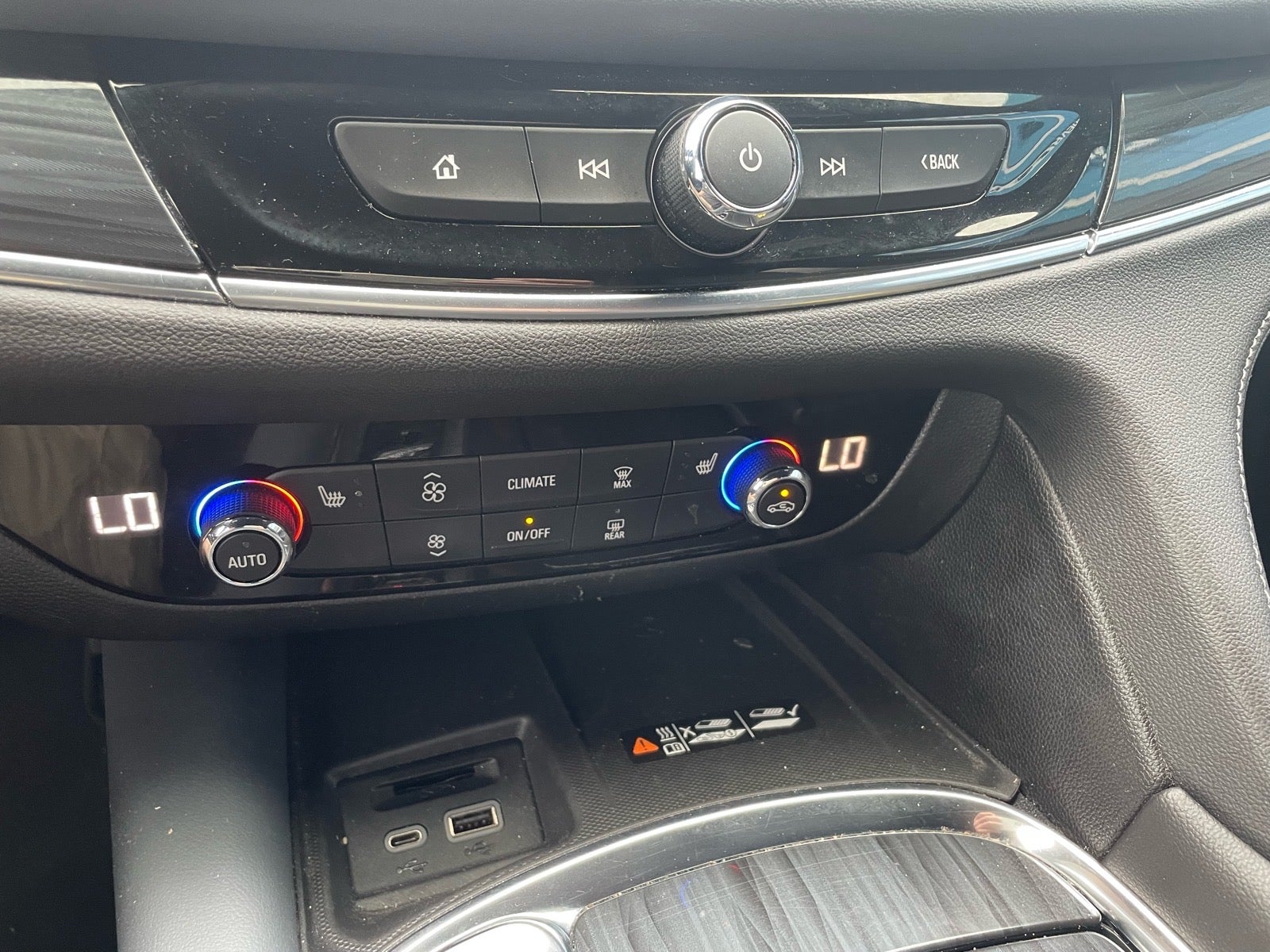 2023 Buick Enclave Essence