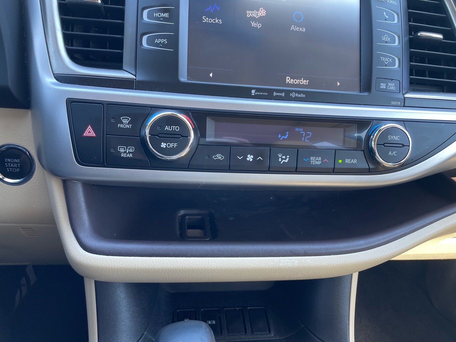 2018 Toyota Highlander SE